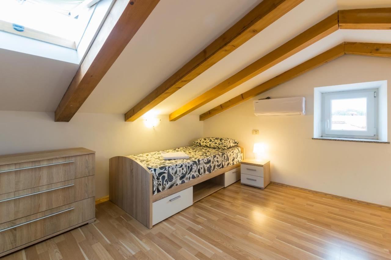 Holiday Home Olga With Pool &Pet Friendly Póla Kültér fotó
