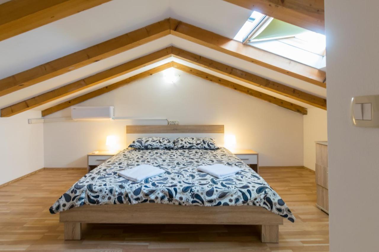 Holiday Home Olga With Pool &Pet Friendly Póla Kültér fotó